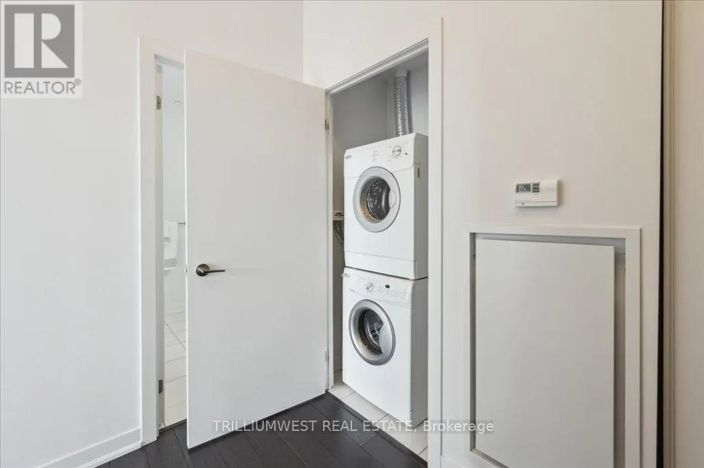1702 - 85 DUKE STREET W
