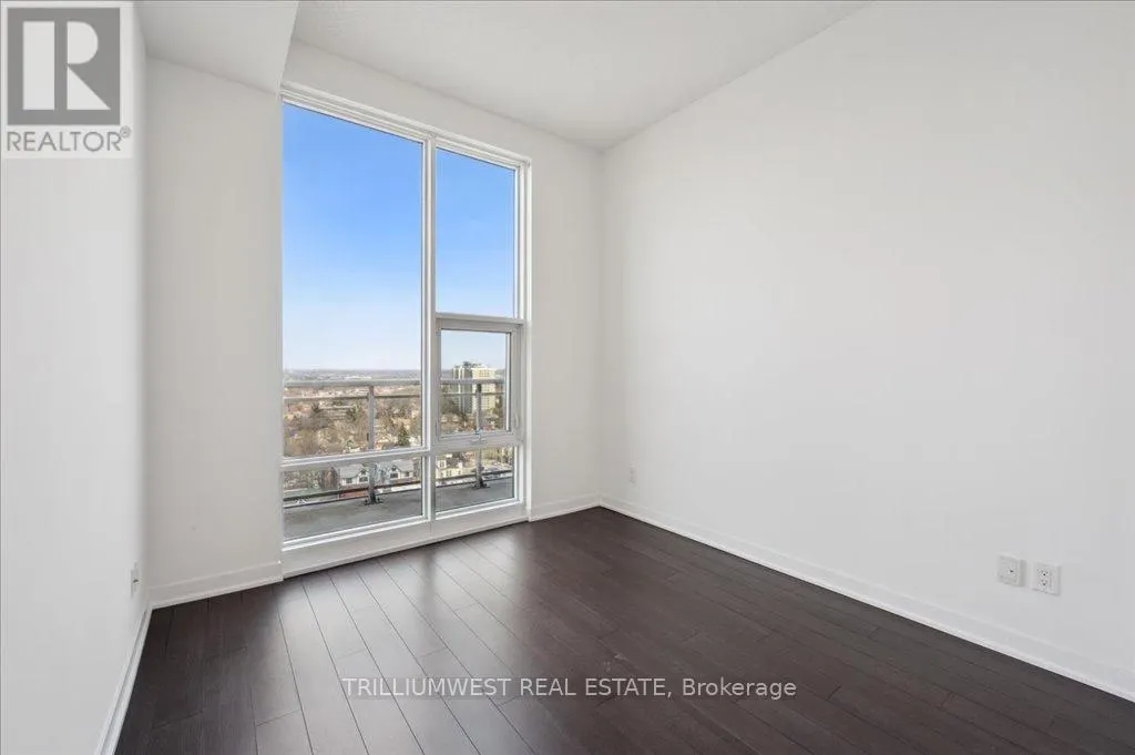 1702 - 85 DUKE STREET W