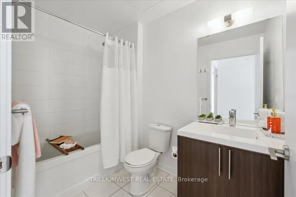 1702 - 85 DUKE STREET W