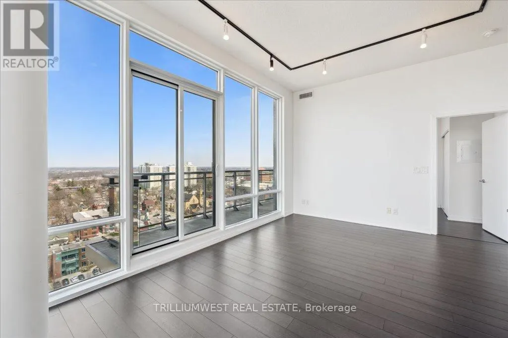 1702 - 85 DUKE STREET W