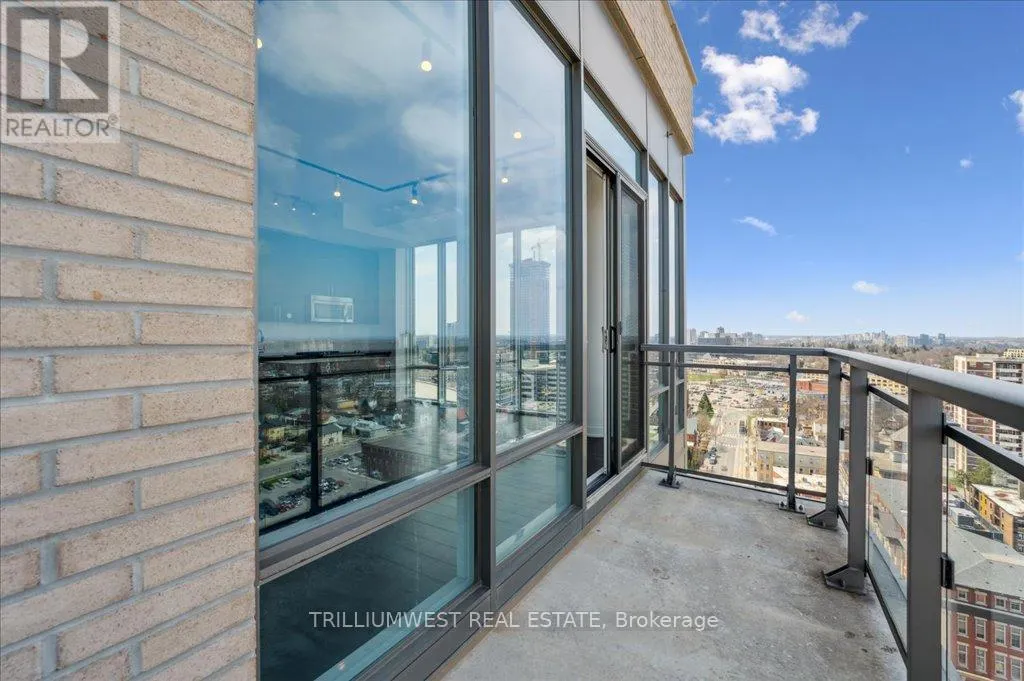 1702 - 85 DUKE STREET W