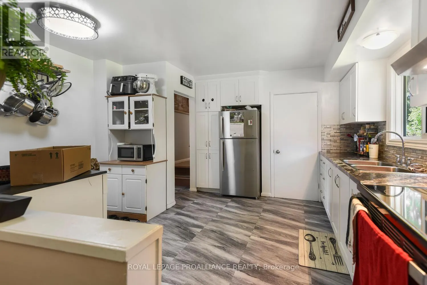 18 CONVAY CRESCENT