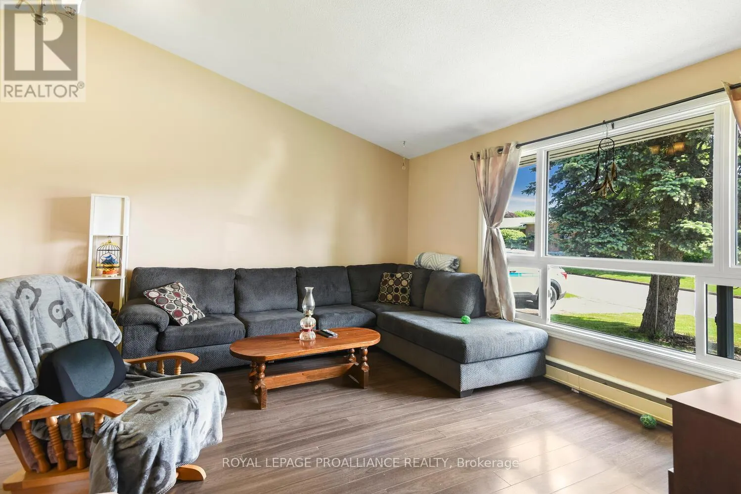 18 CONVAY CRESCENT