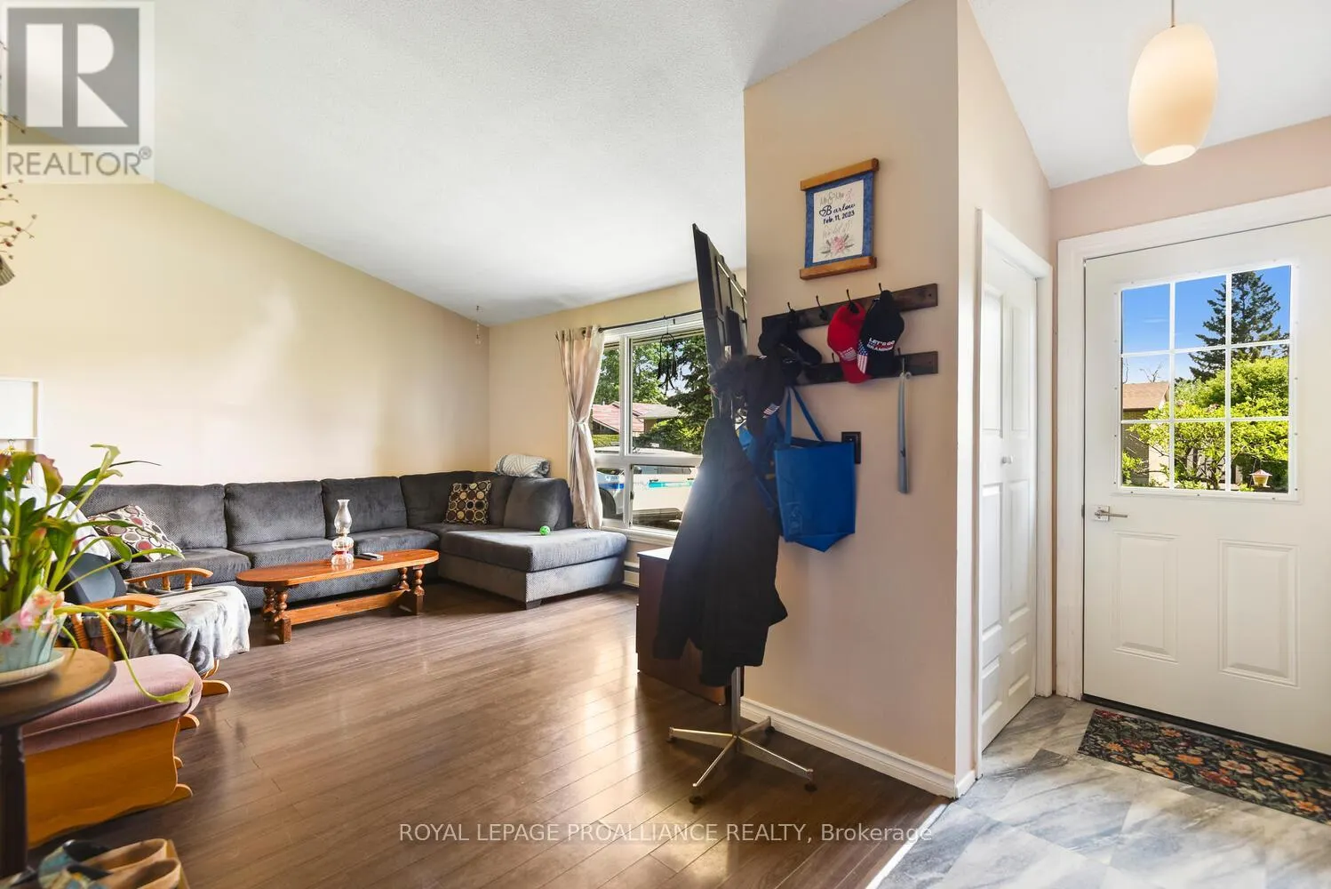 18 CONVAY CRESCENT