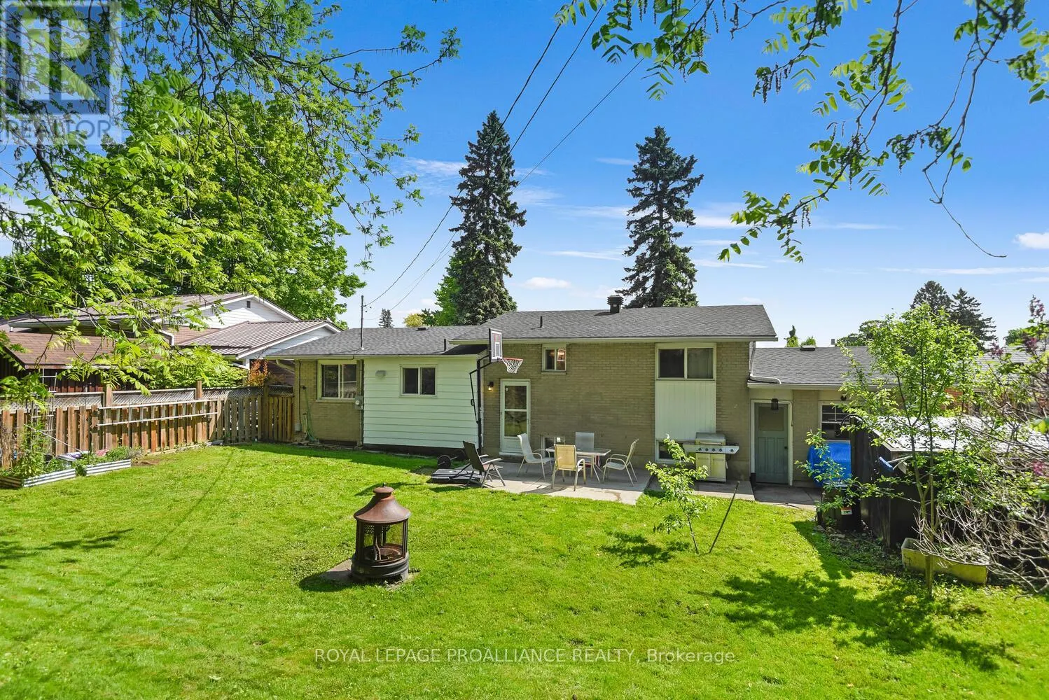18 CONVAY CRESCENT