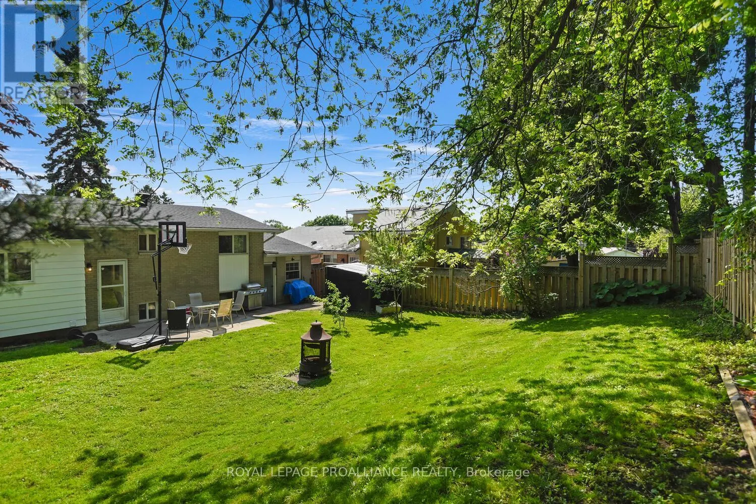 18 CONVAY CRESCENT