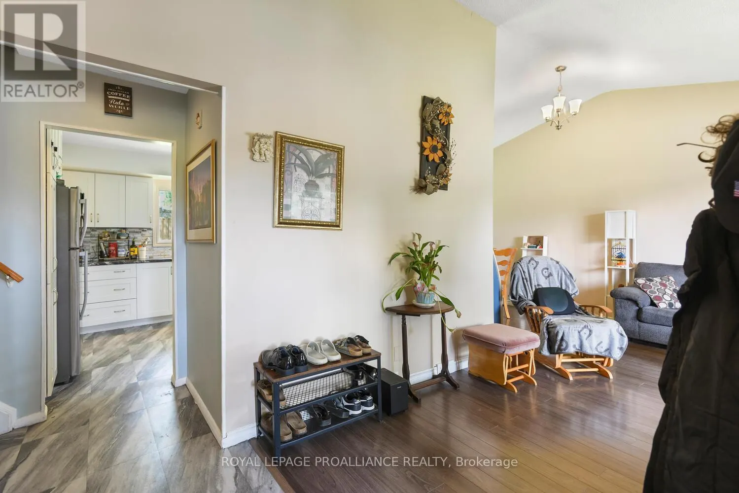 18 CONVAY CRESCENT