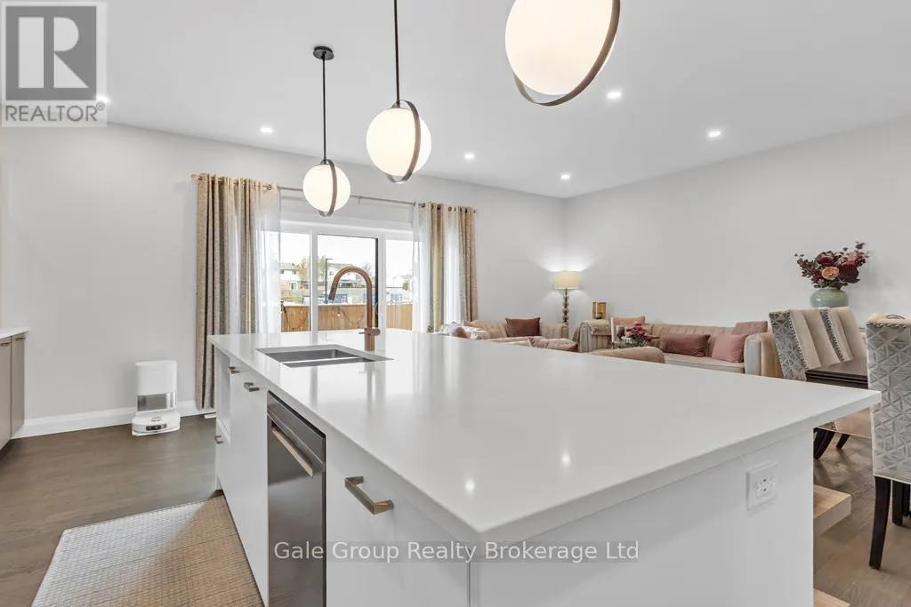602 - 361 QUARTER TOWN LINE, #602