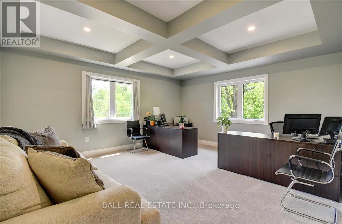 18 SIX FOOT BAY ROAD E