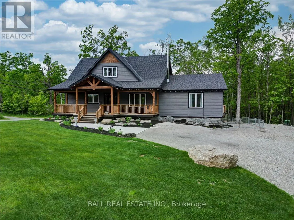 18 SIX FOOT BAY ROAD E