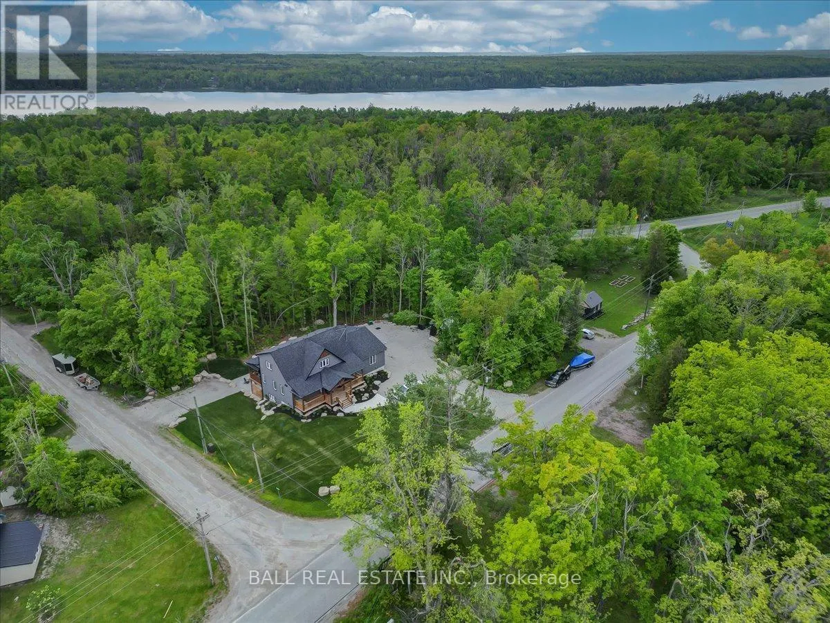 18 SIX FOOT BAY ROAD E