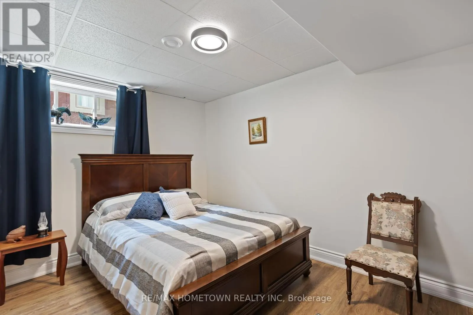 8 BILLINGS AVENUE W