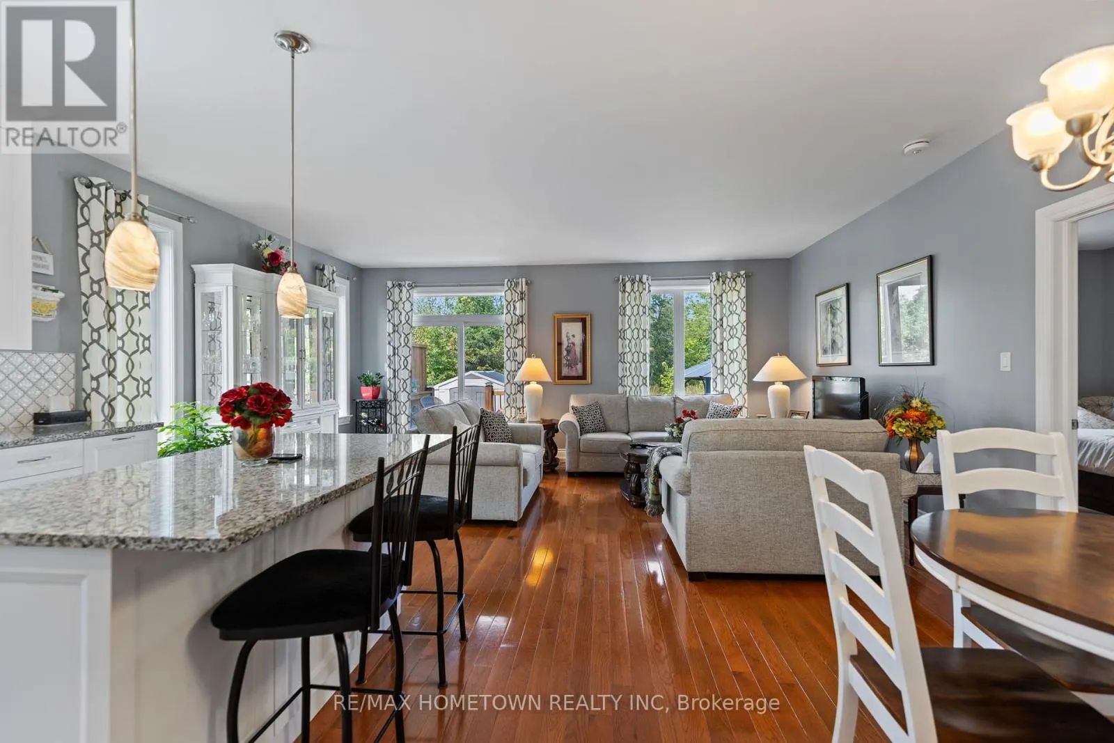 8 BILLINGS AVENUE W