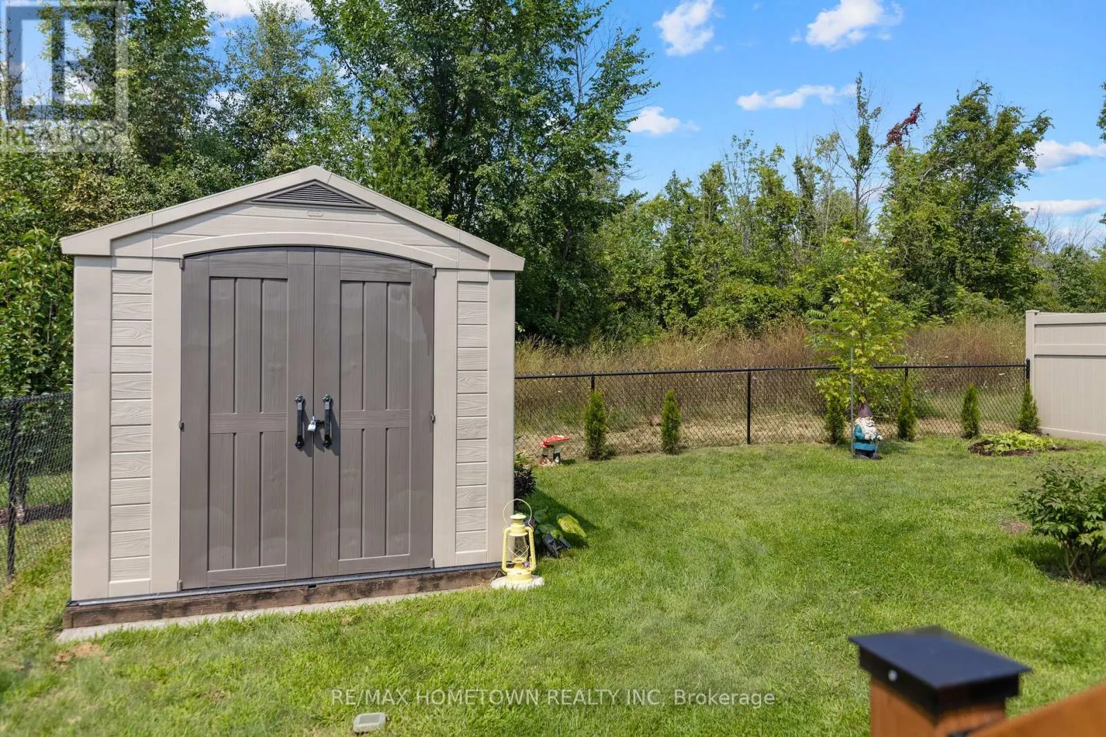 8 BILLINGS AVENUE W