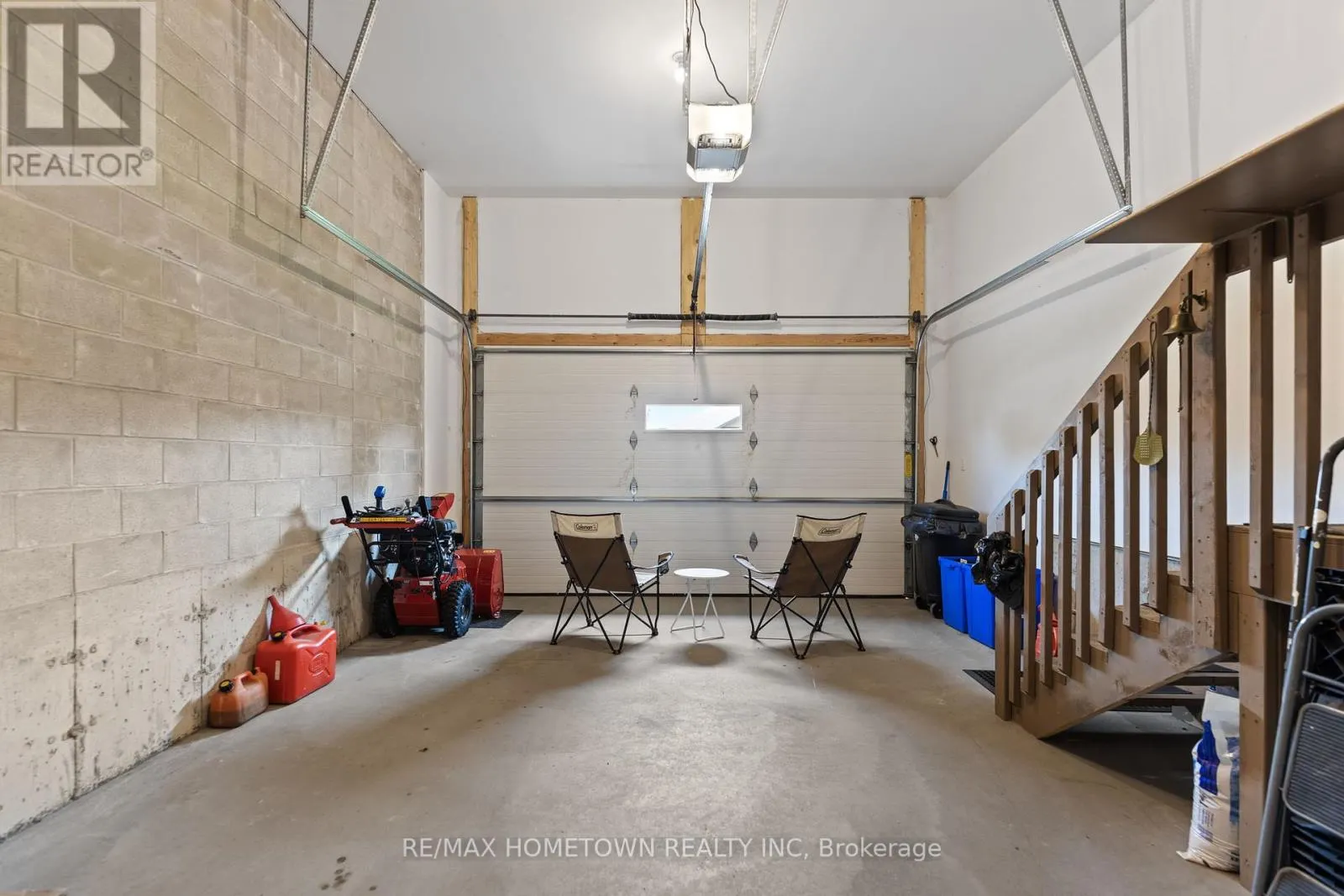 8 BILLINGS AVENUE W