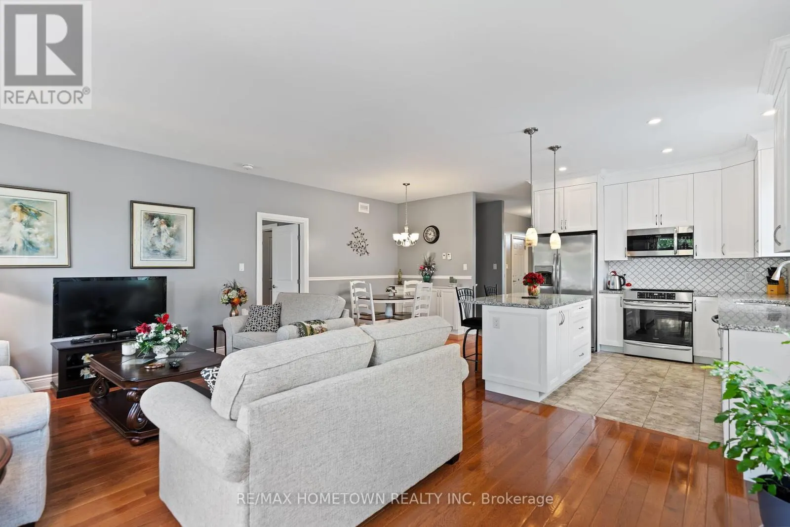 8 BILLINGS AVENUE W