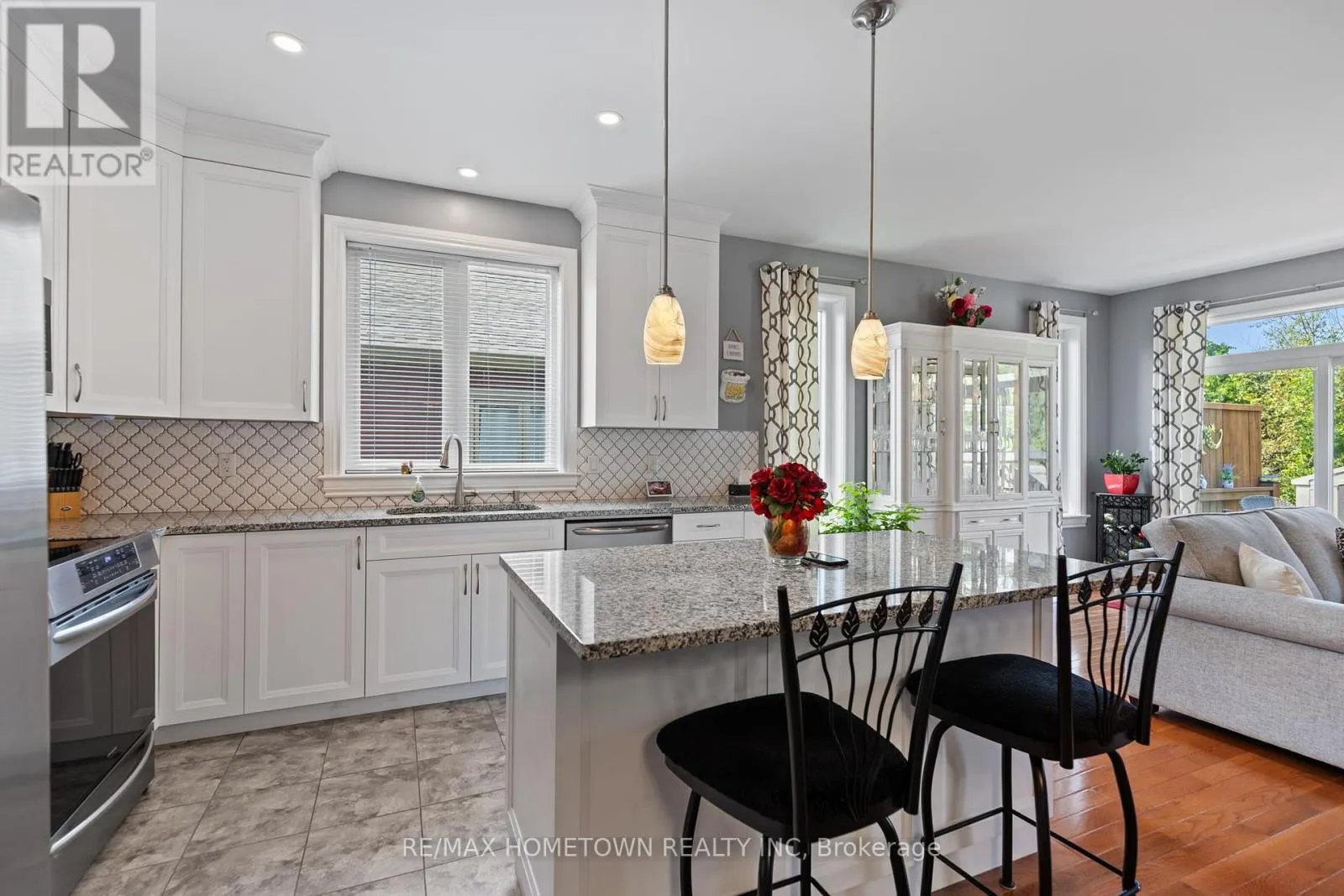 8 BILLINGS AVENUE W
