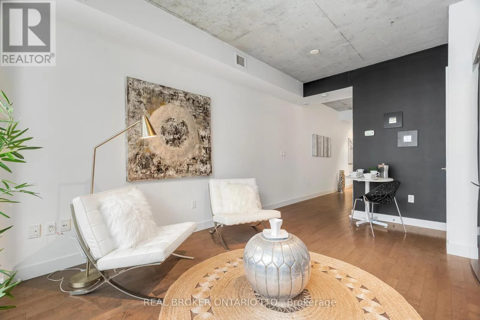 1208 - 224 LYON STREET N