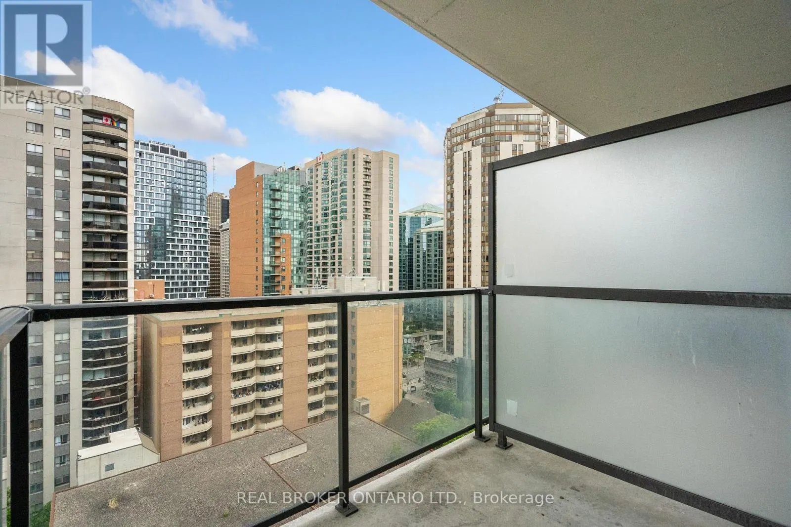 1208 - 224 LYON STREET N