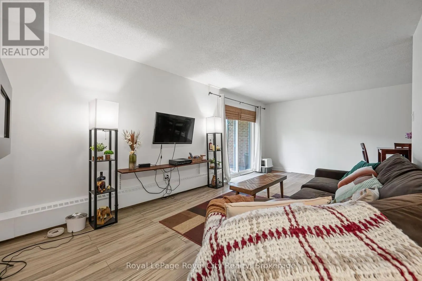 104 - 234 WILLOW ROAD, #104