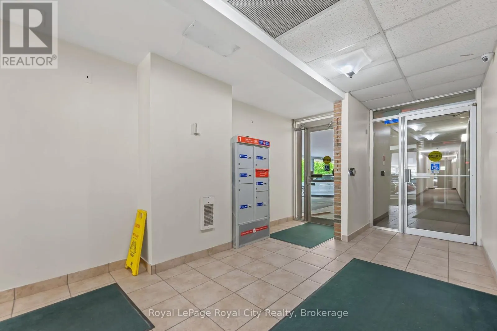104 - 234 WILLOW ROAD, #104