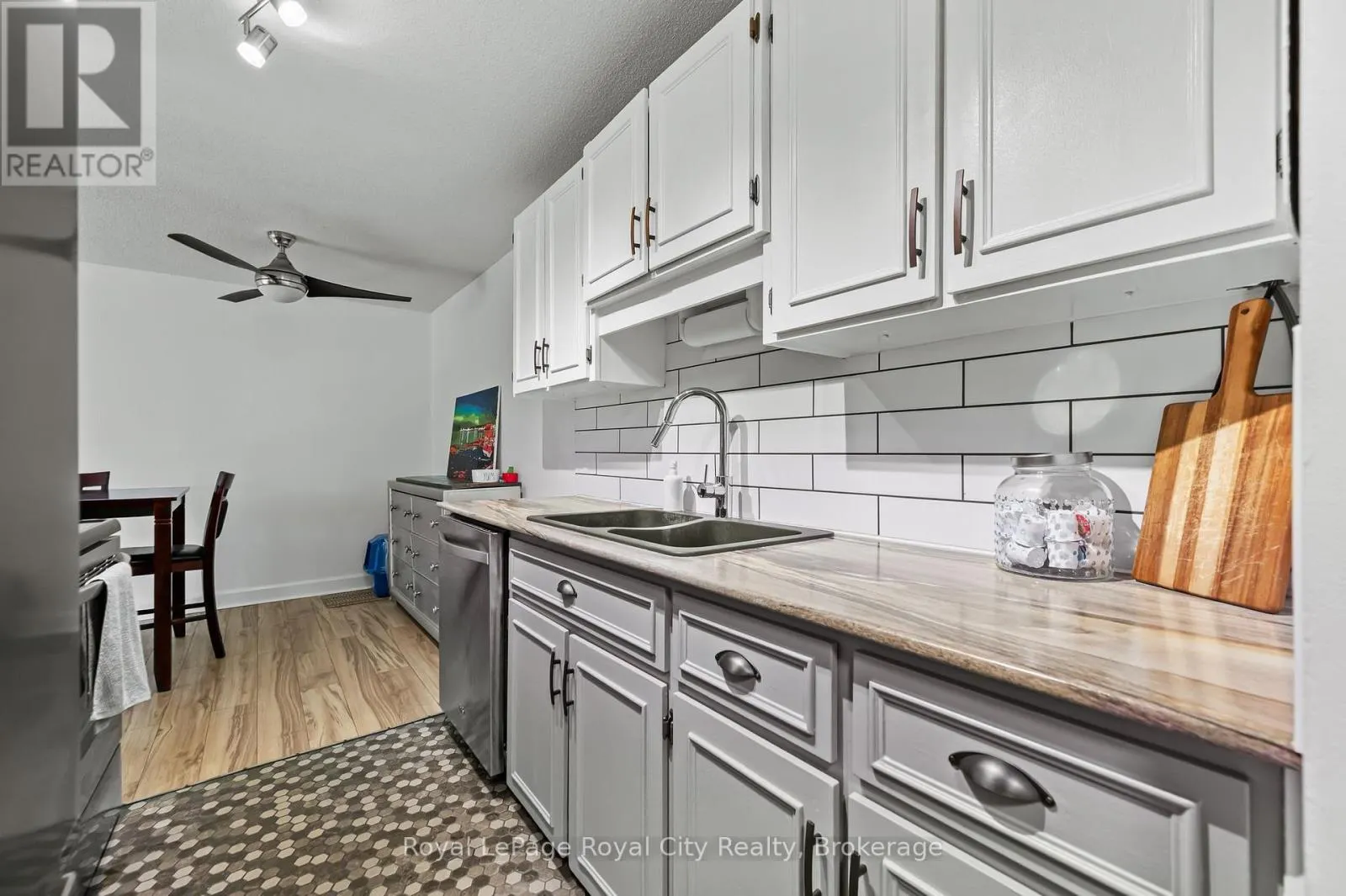104 - 234 WILLOW ROAD, #104