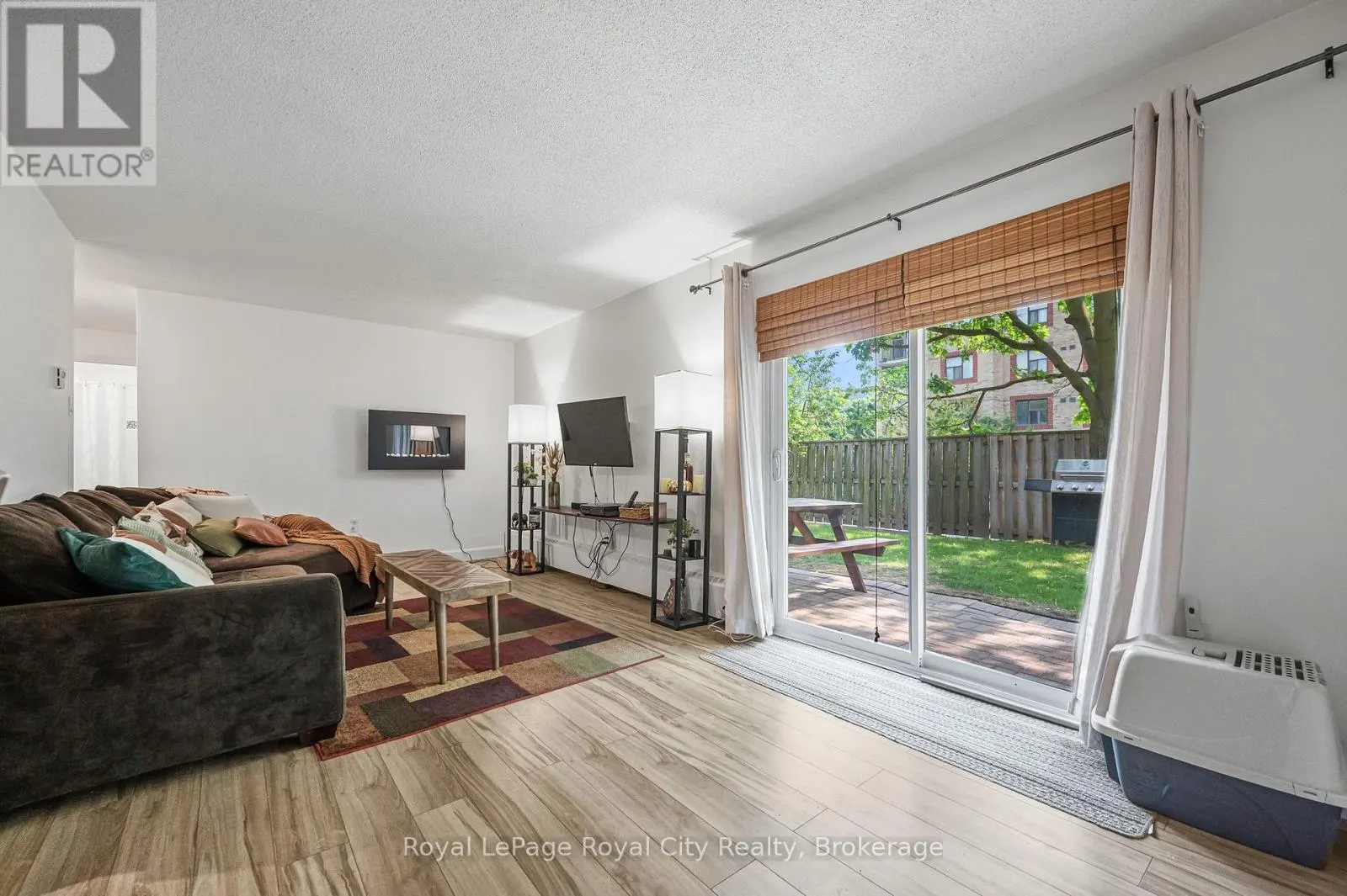 104 - 234 WILLOW ROAD, #104