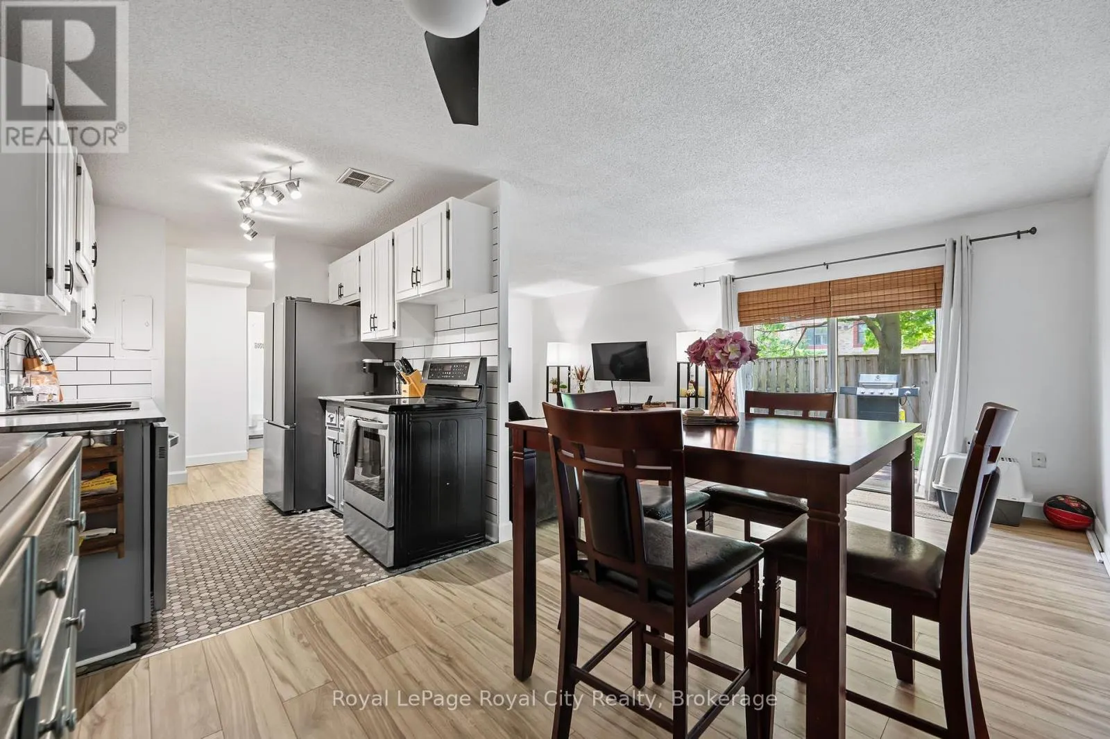 104 - 234 WILLOW ROAD, #104