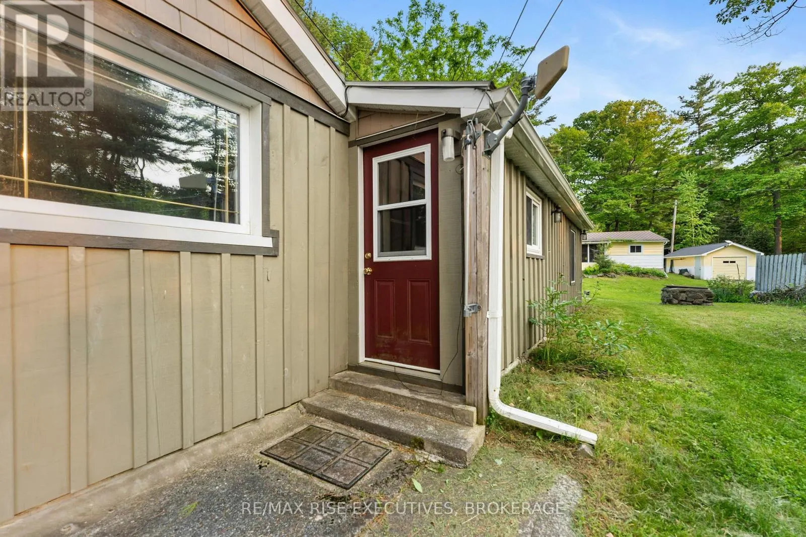 6862 SMITH LANE