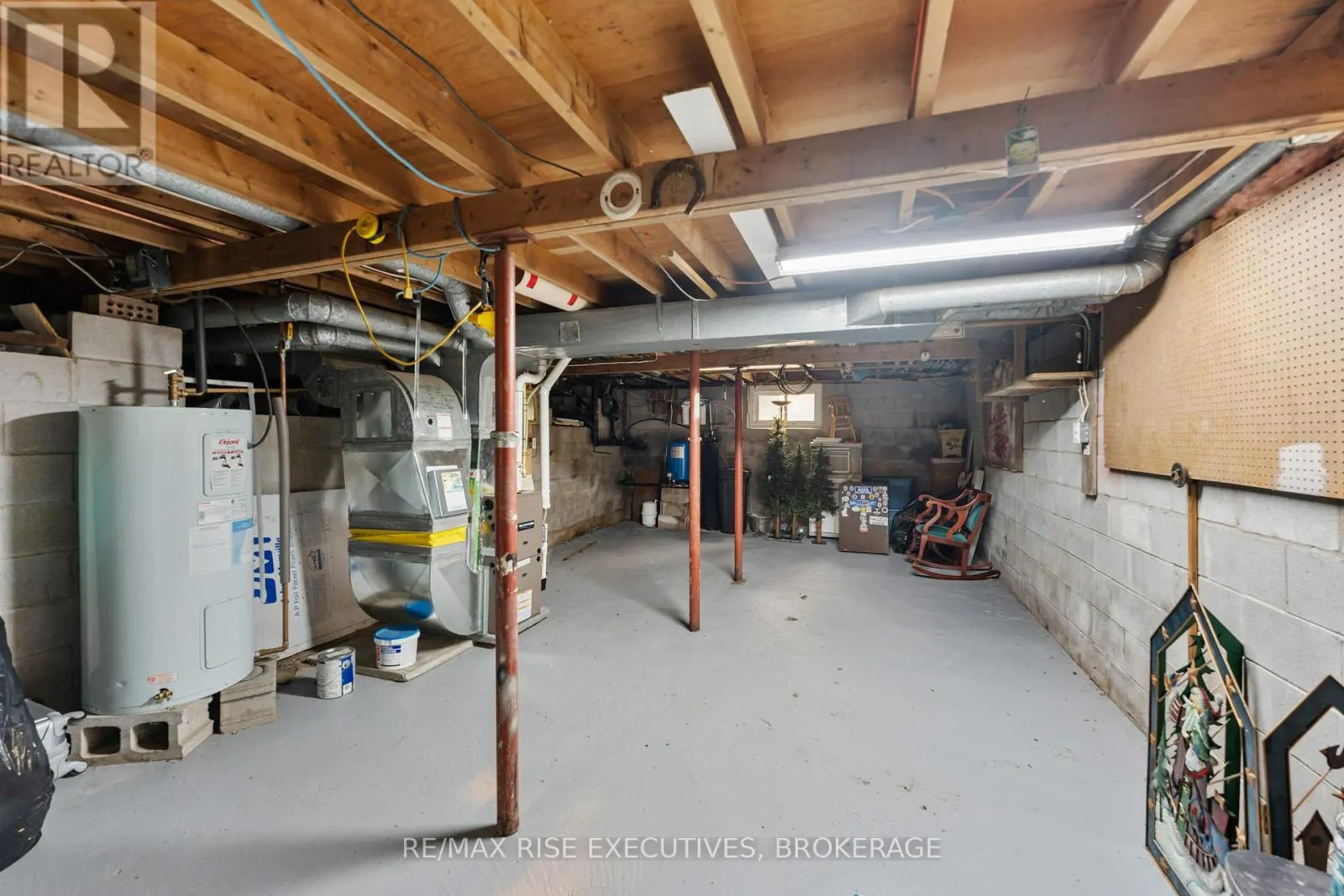6862 SMITH LANE