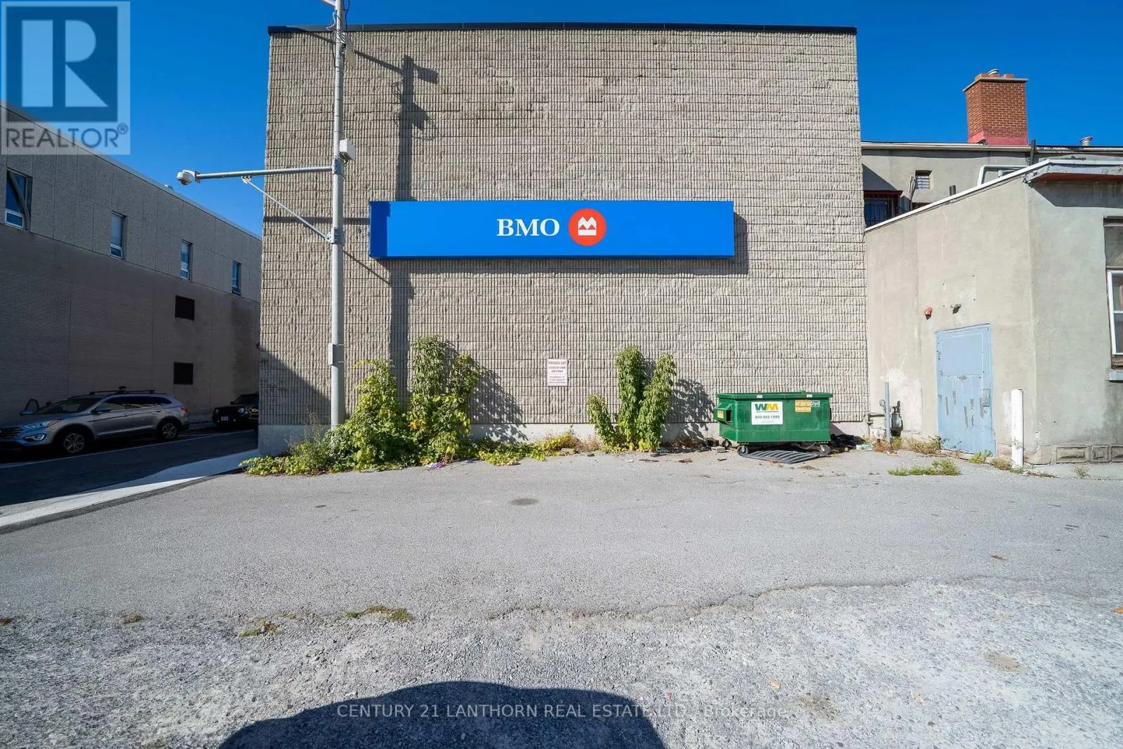 55 DUNDAS STREET W