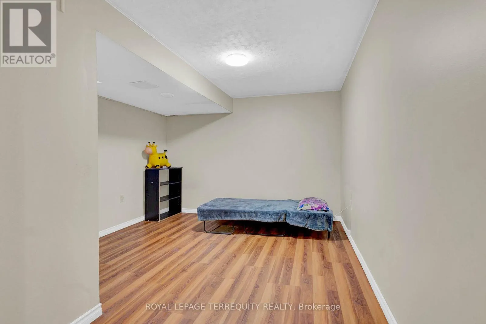 7 ANDERSON DRIVE