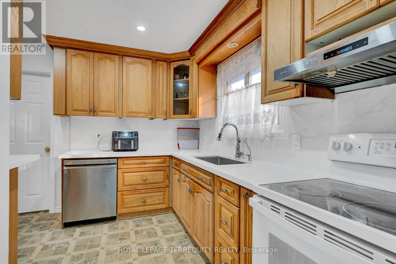 7 ANDERSON DRIVE