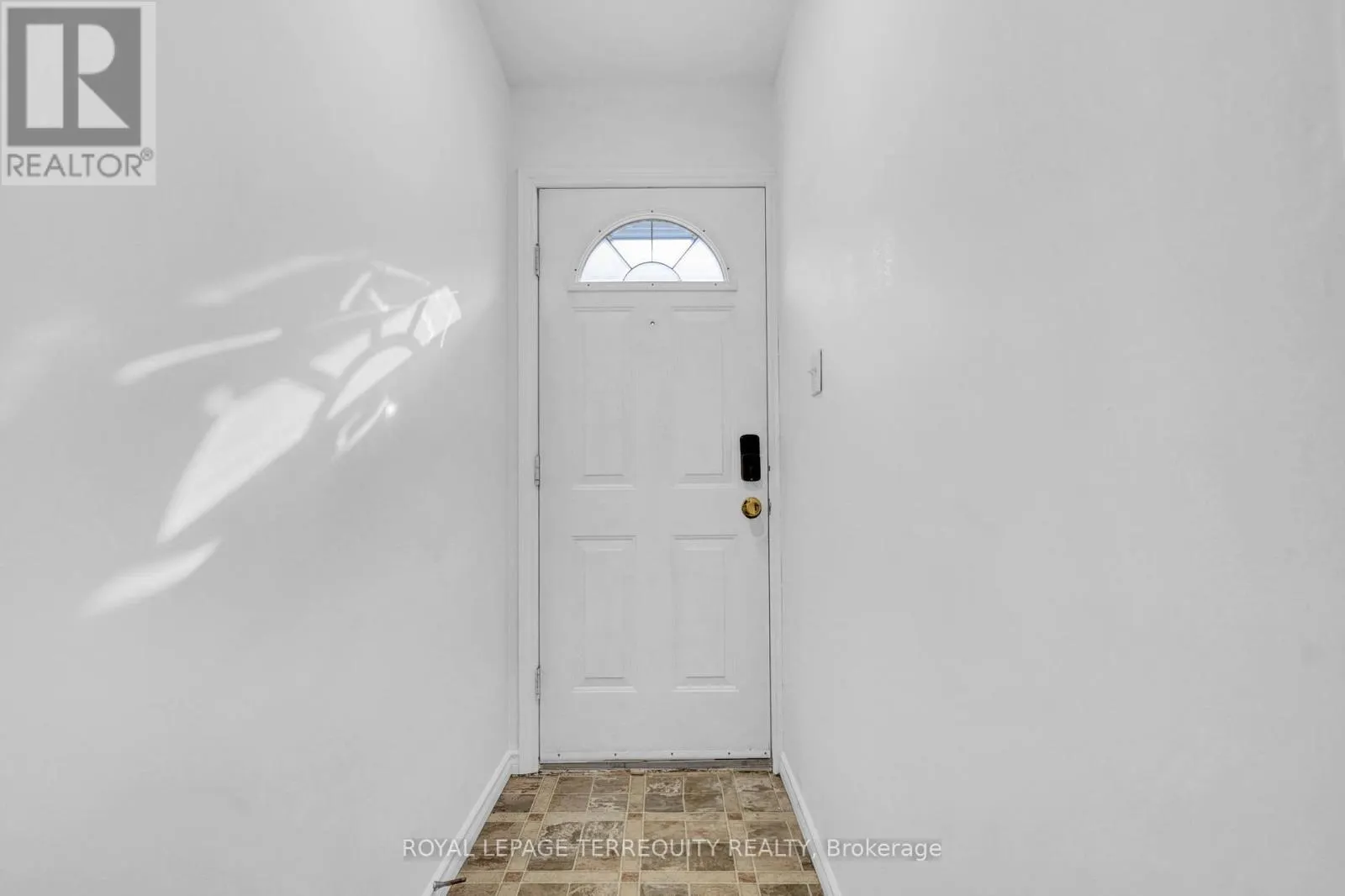 7 ANDERSON DRIVE