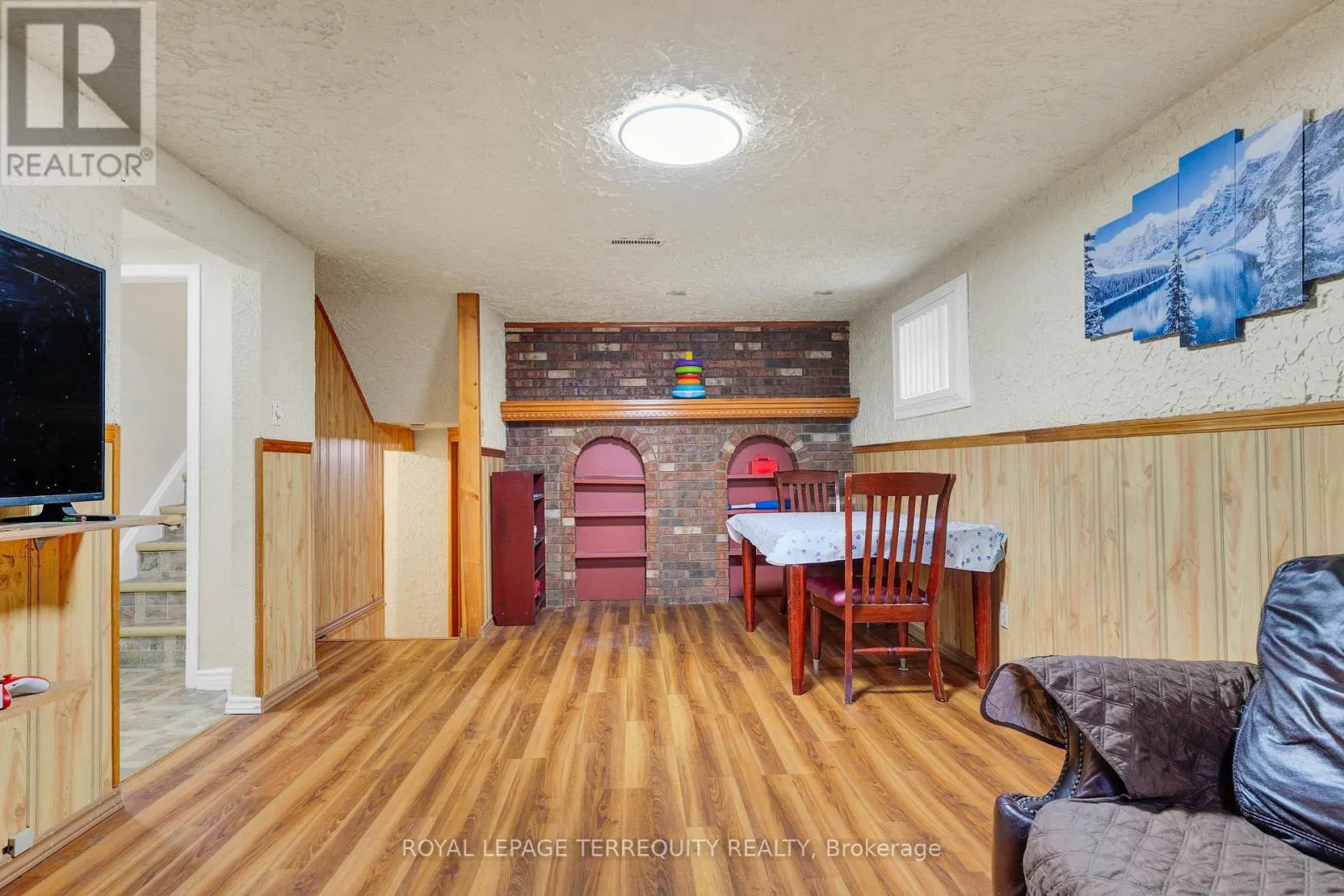 7 ANDERSON DRIVE