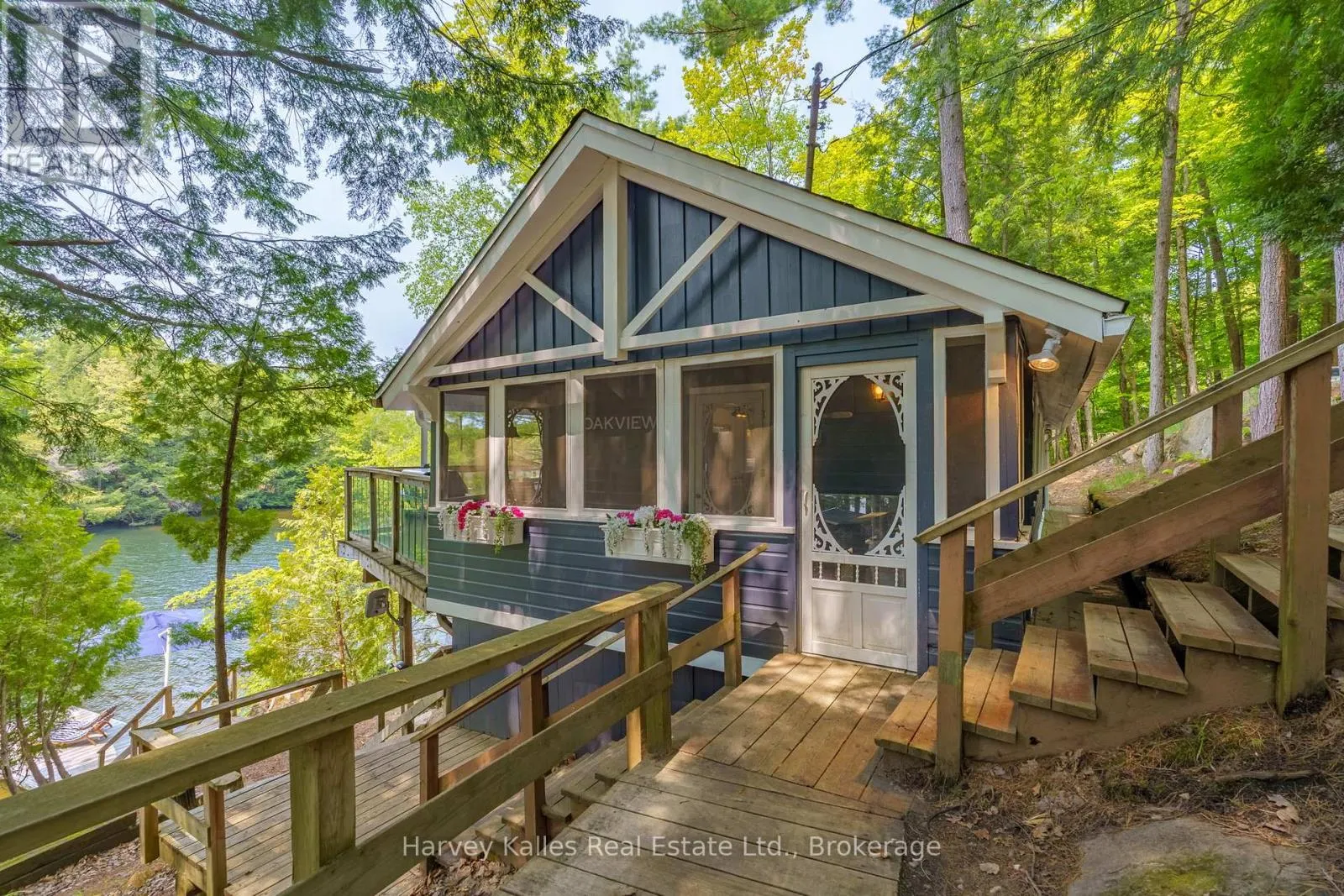 3 - 1062 PENNWOOD ROAD, #3