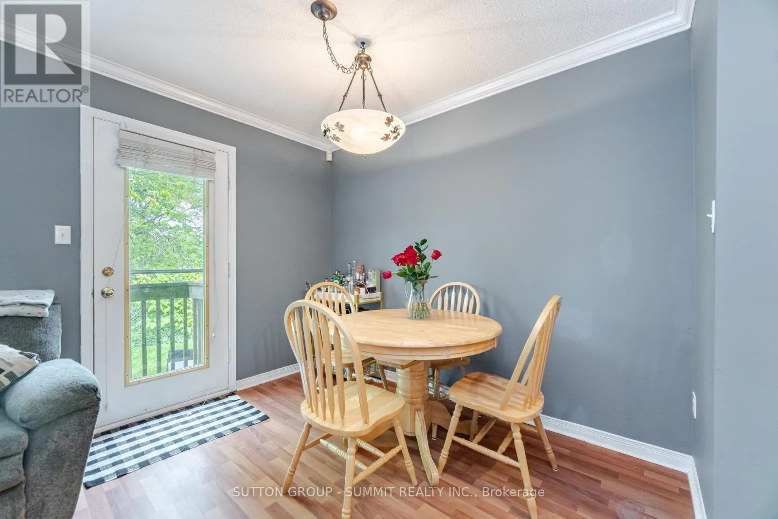 32 - 1809 UPPER WENTWORTH STREET