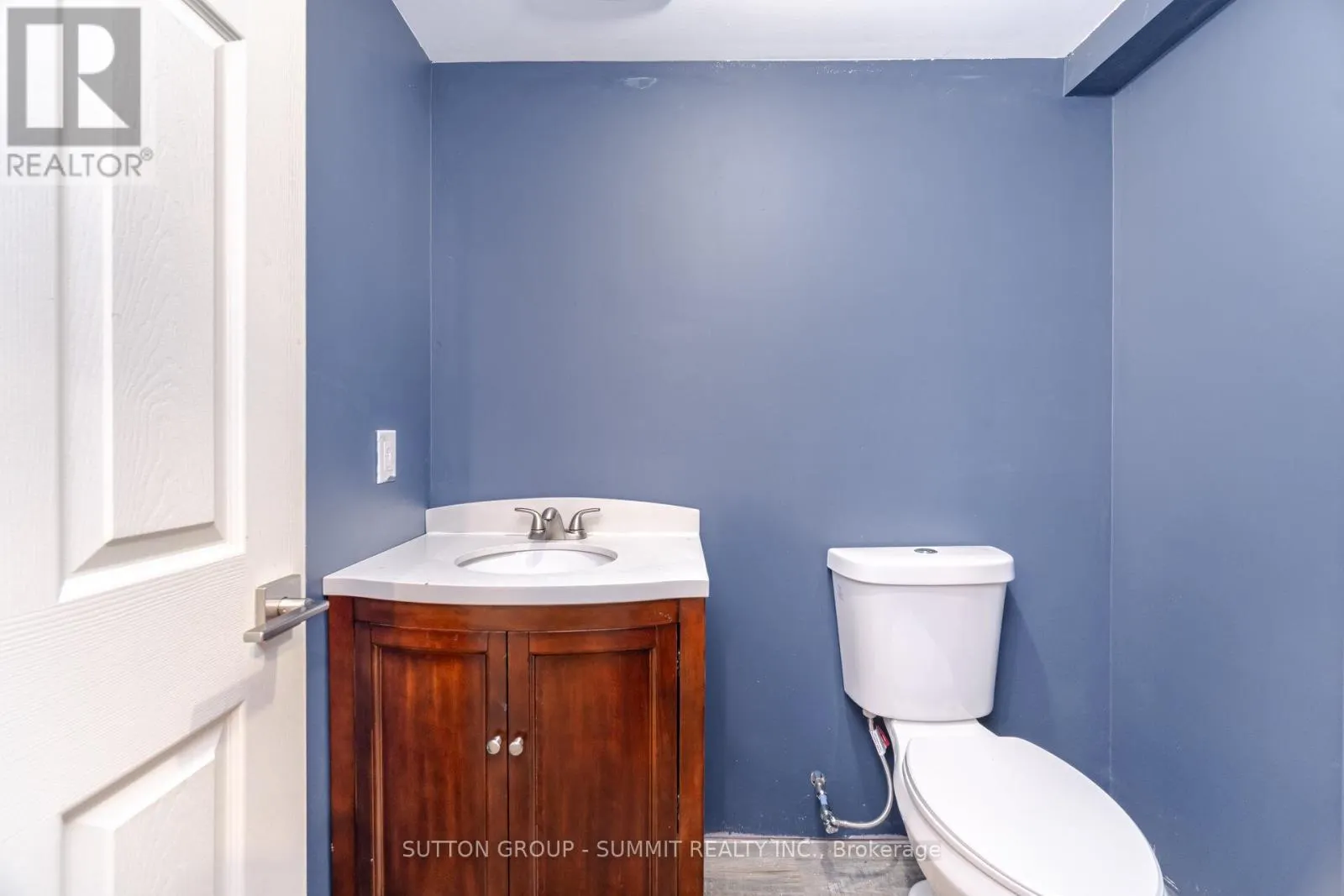 32 - 1809 UPPER WENTWORTH STREET