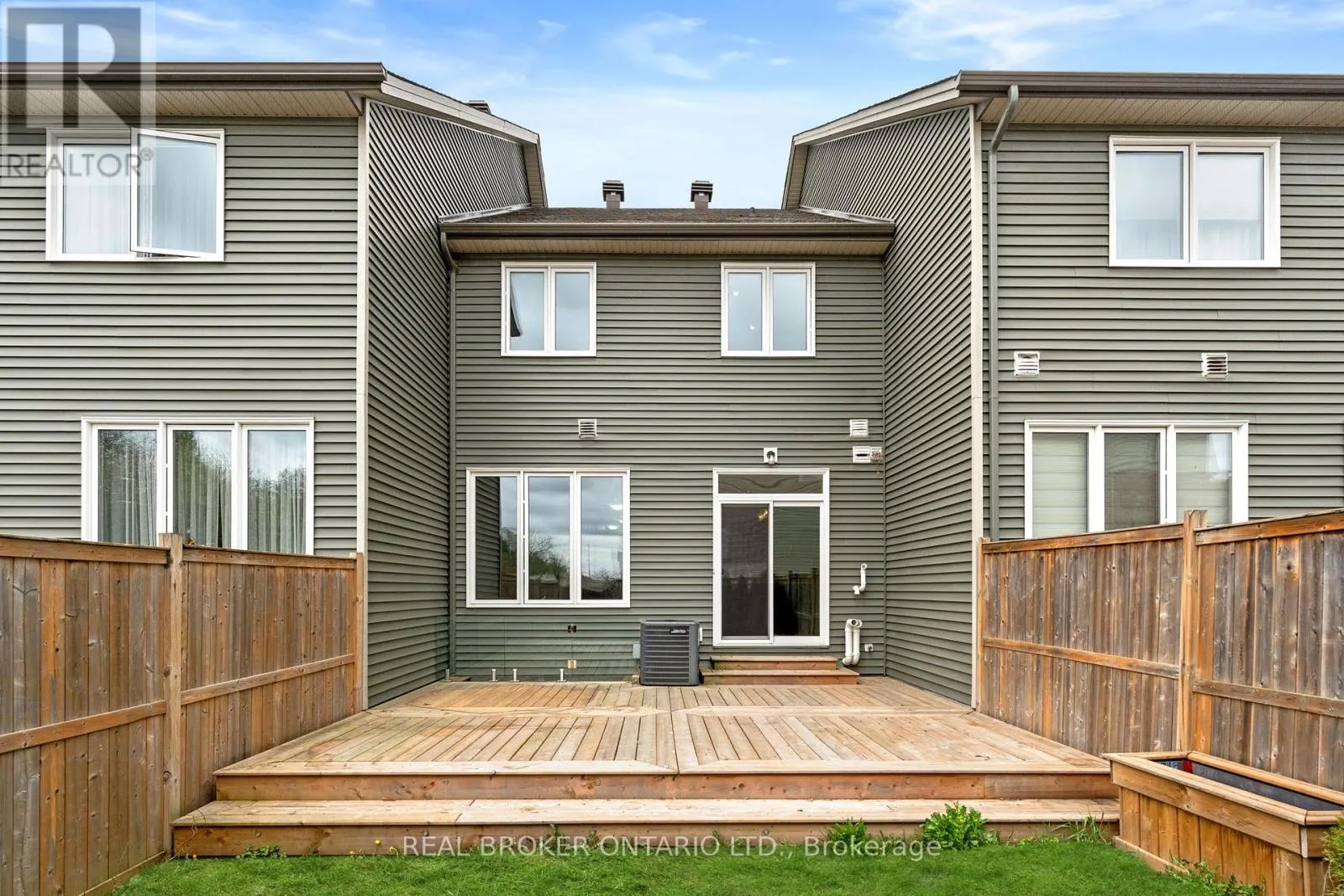 792 CEDAR CREEK DRIVE