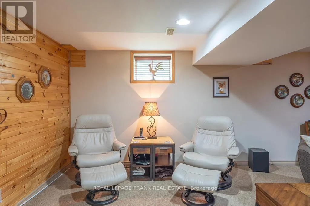 120 SUGARBUSH CRESCENT