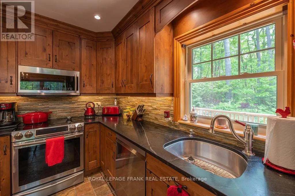 120 SUGARBUSH CRESCENT