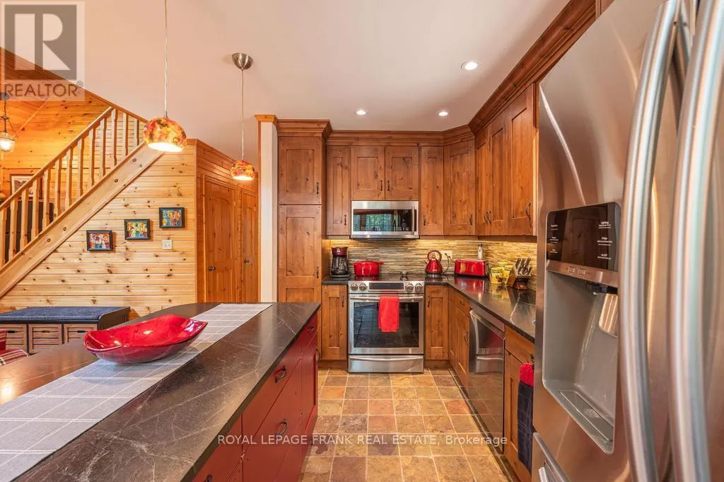 120 SUGARBUSH CRESCENT
