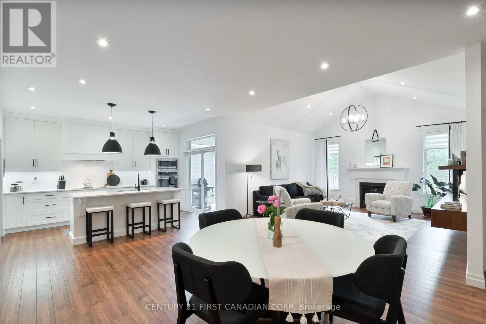 27 - 234 PEACH TREE BOULEVARD, #27