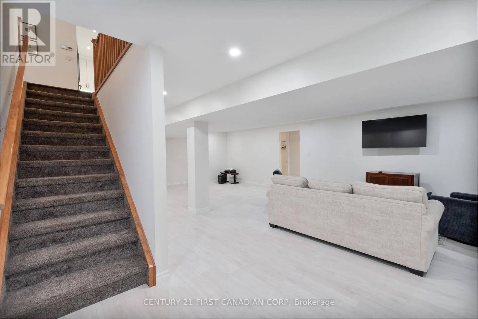 27 - 234 PEACH TREE BOULEVARD, #27
