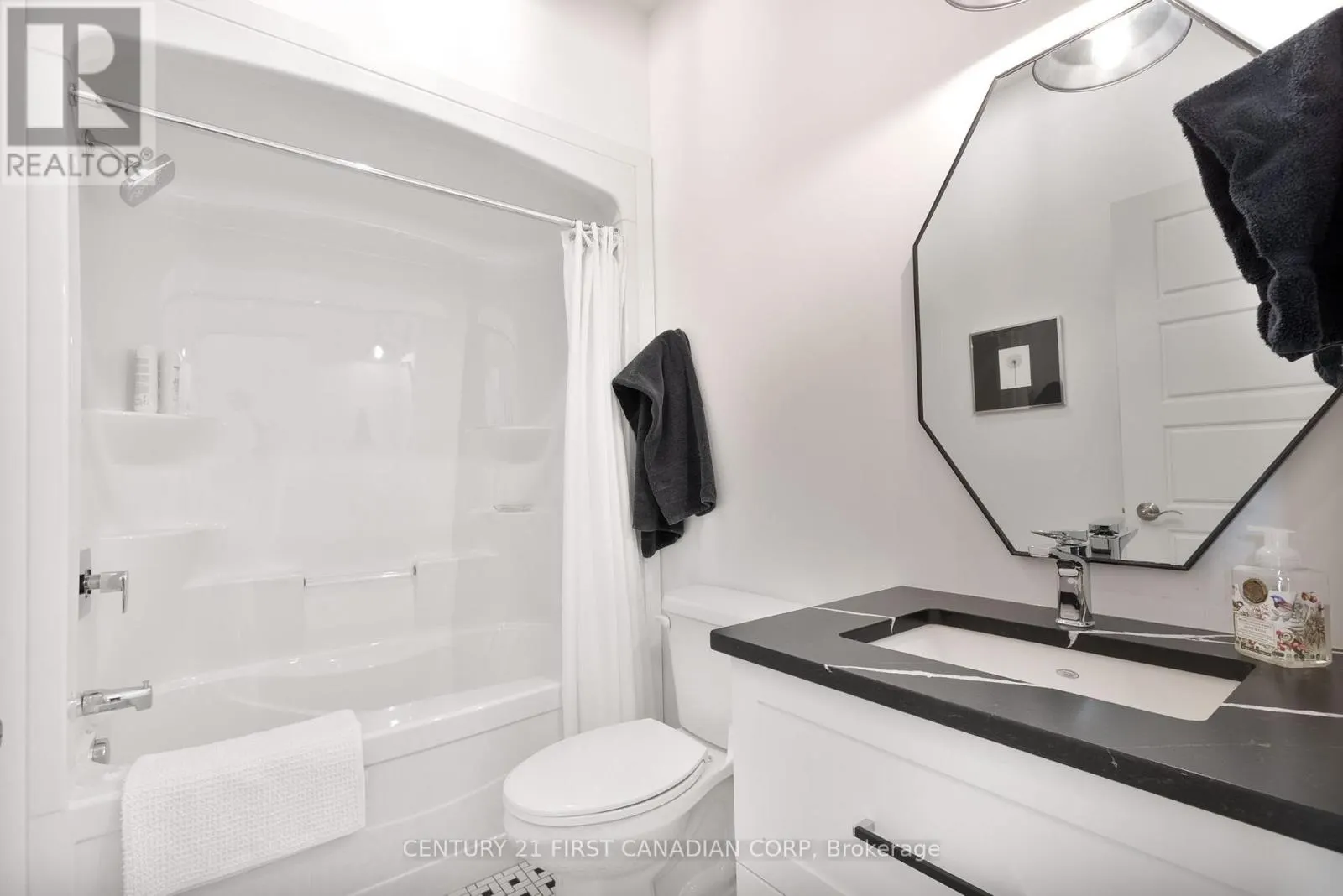 27 - 234 PEACH TREE BOULEVARD, #27