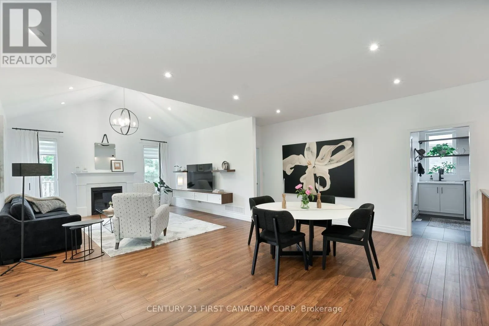 27 - 234 PEACH TREE BOULEVARD, #27