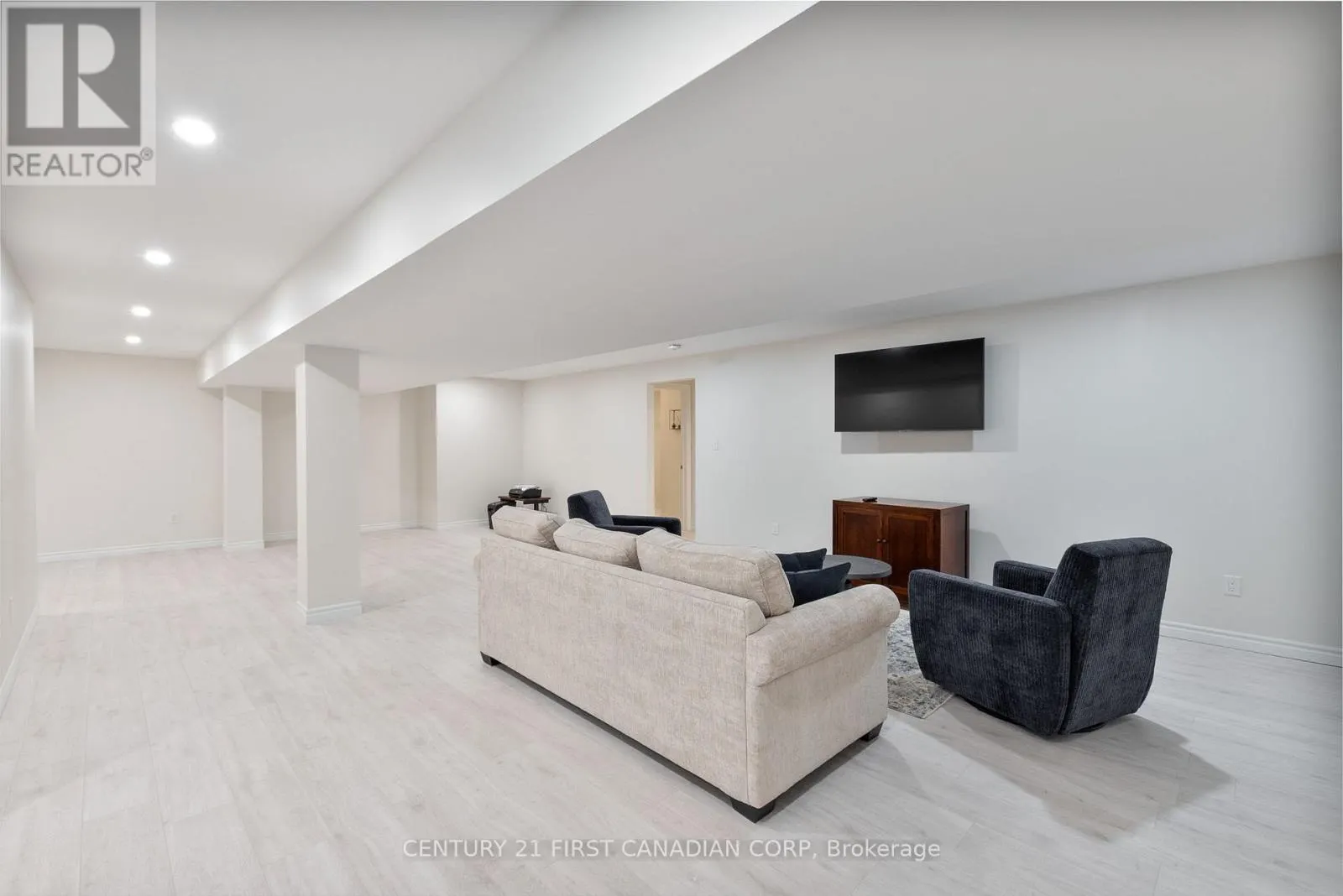 27 - 234 PEACH TREE BOULEVARD, #27