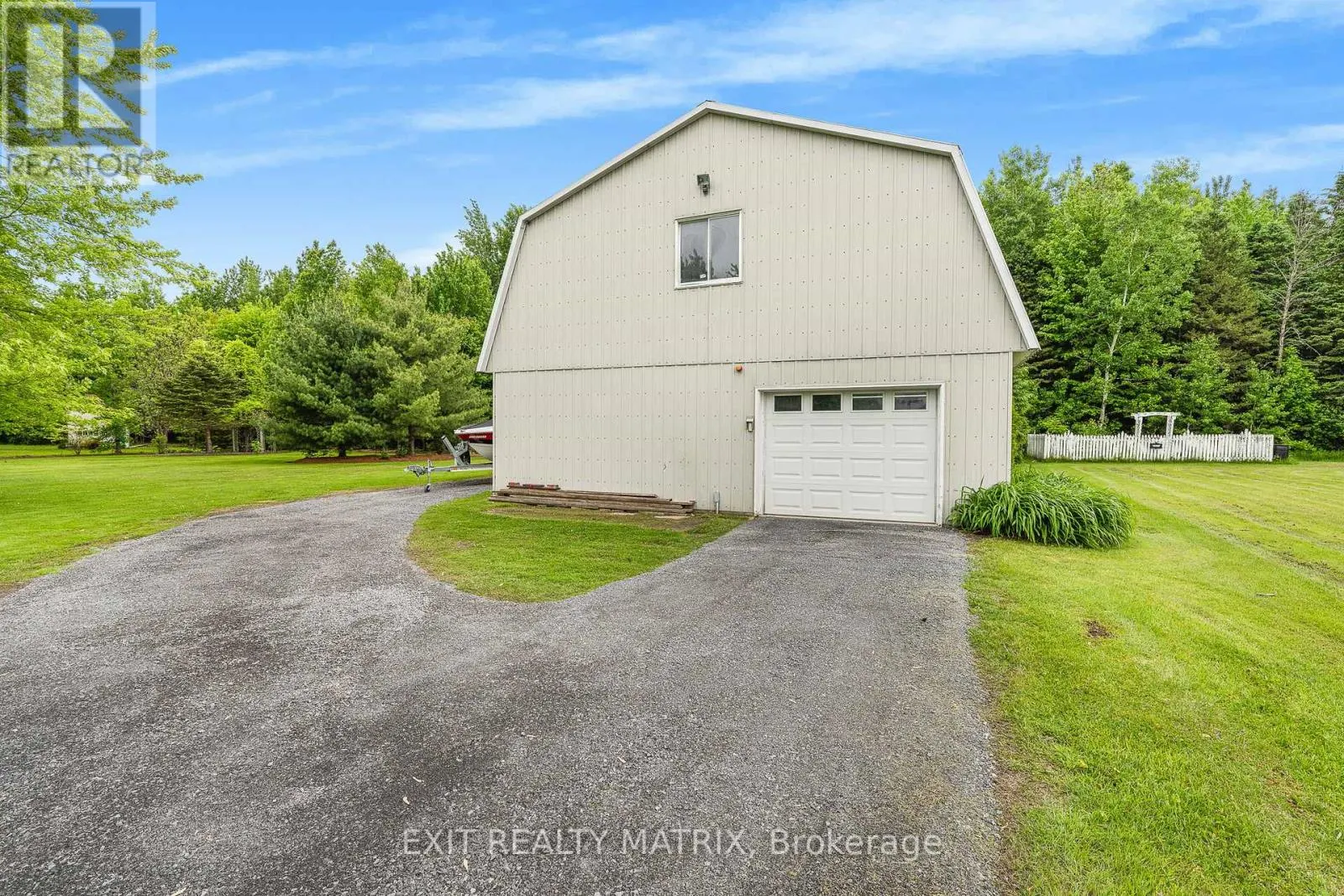 882 DU CASTOR ROAD