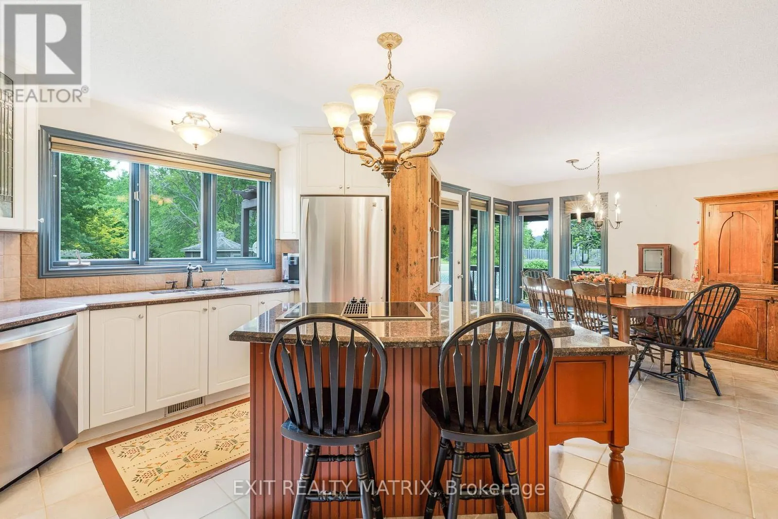 882 DU CASTOR ROAD