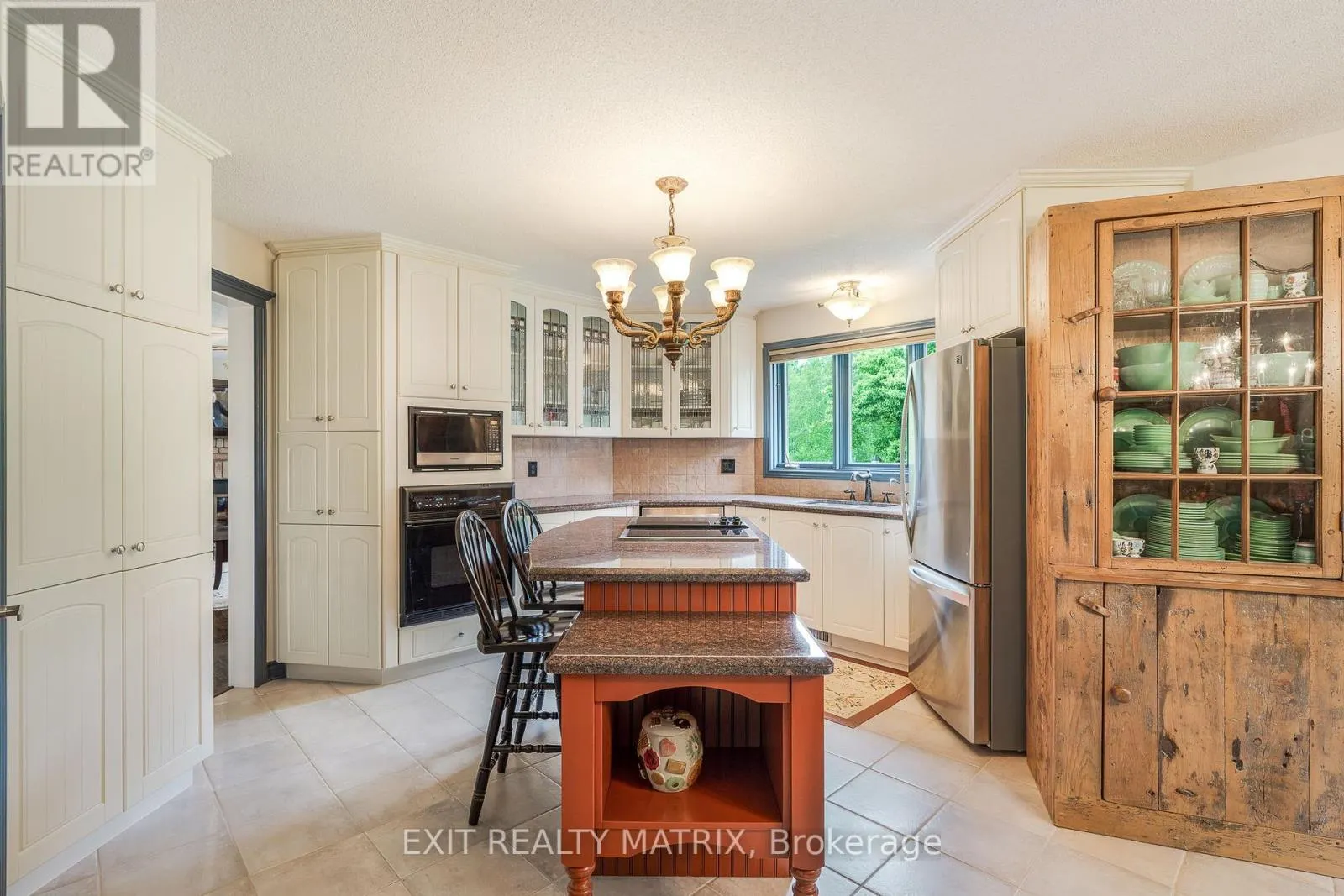 882 DU CASTOR ROAD